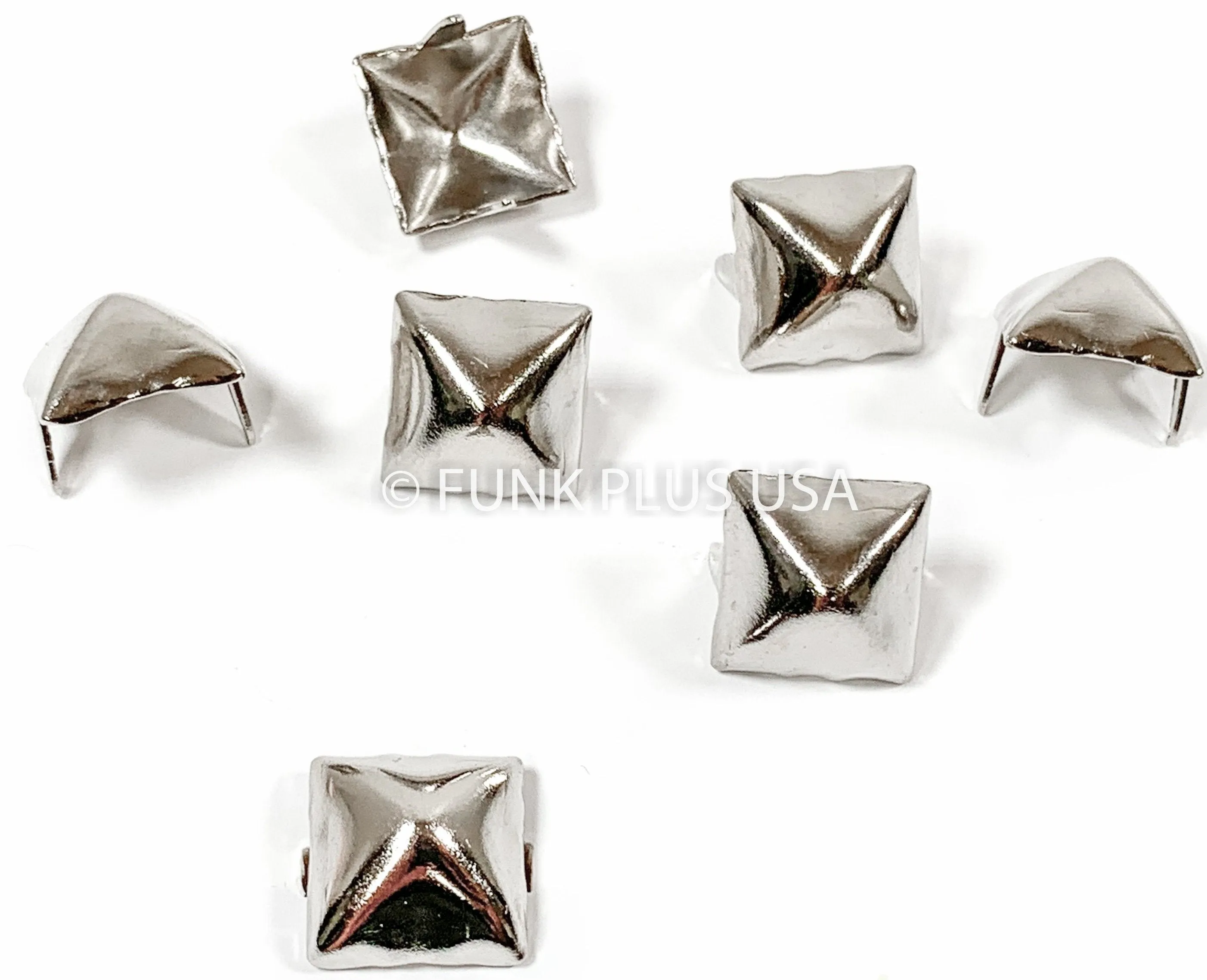 100 Pcs In A Bag
Size 16  Pyramid Sutd [Regular Pyramid].
Color: Silver, Black, Gold
Width: 16Mm
Height: 5Mm
2 Prongs
Not Imported
Made In Usa