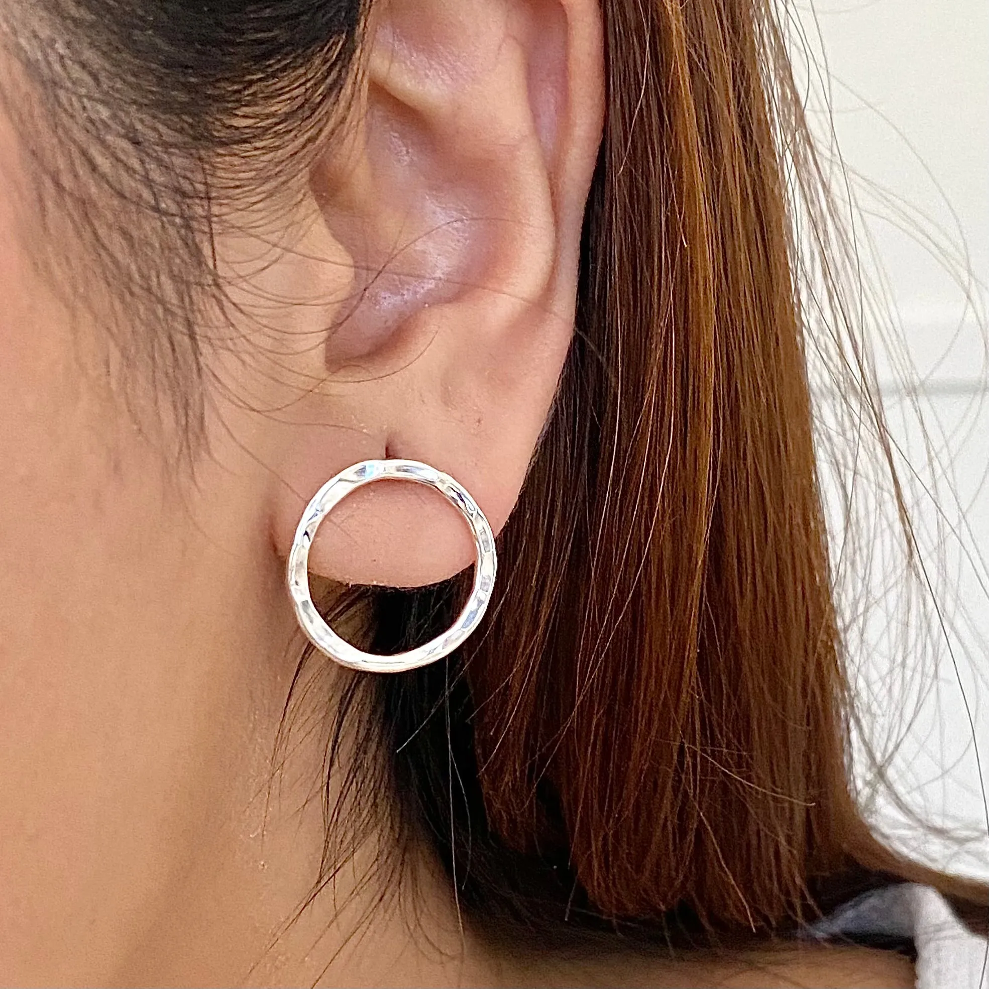 Sterling Silver Hollow Hammered Circle Stud Earrings